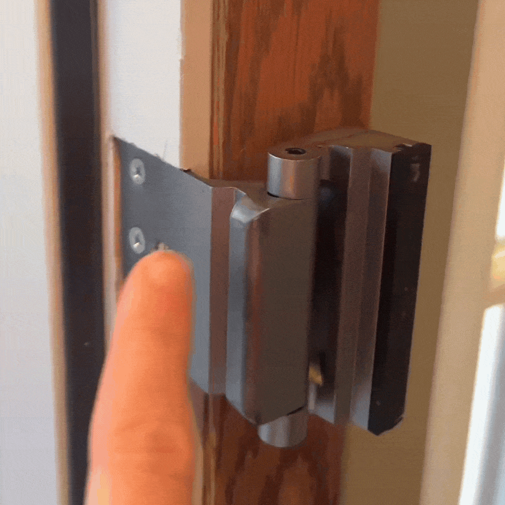 מנעול חיזוק לדלת - נעילה נוספת לדלת הבית