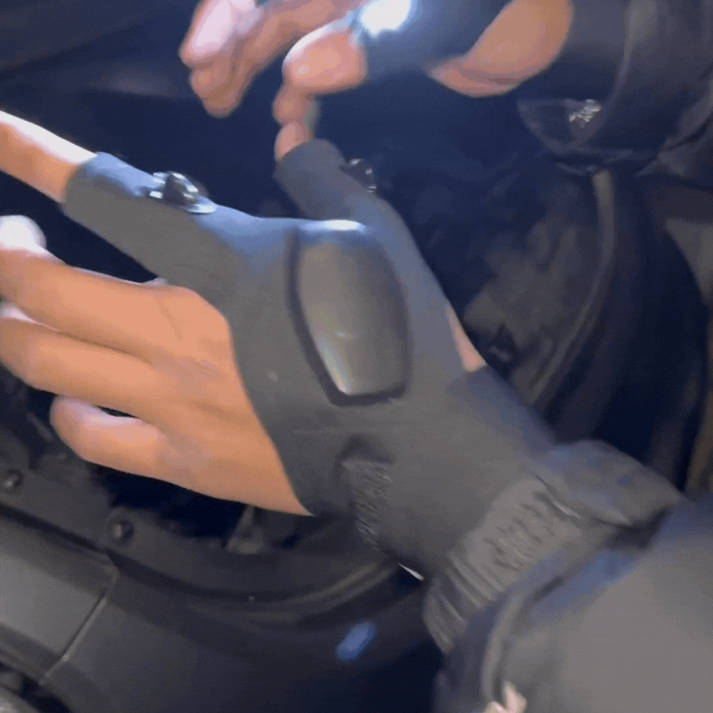 כפפות עם תאורת LED מובנית