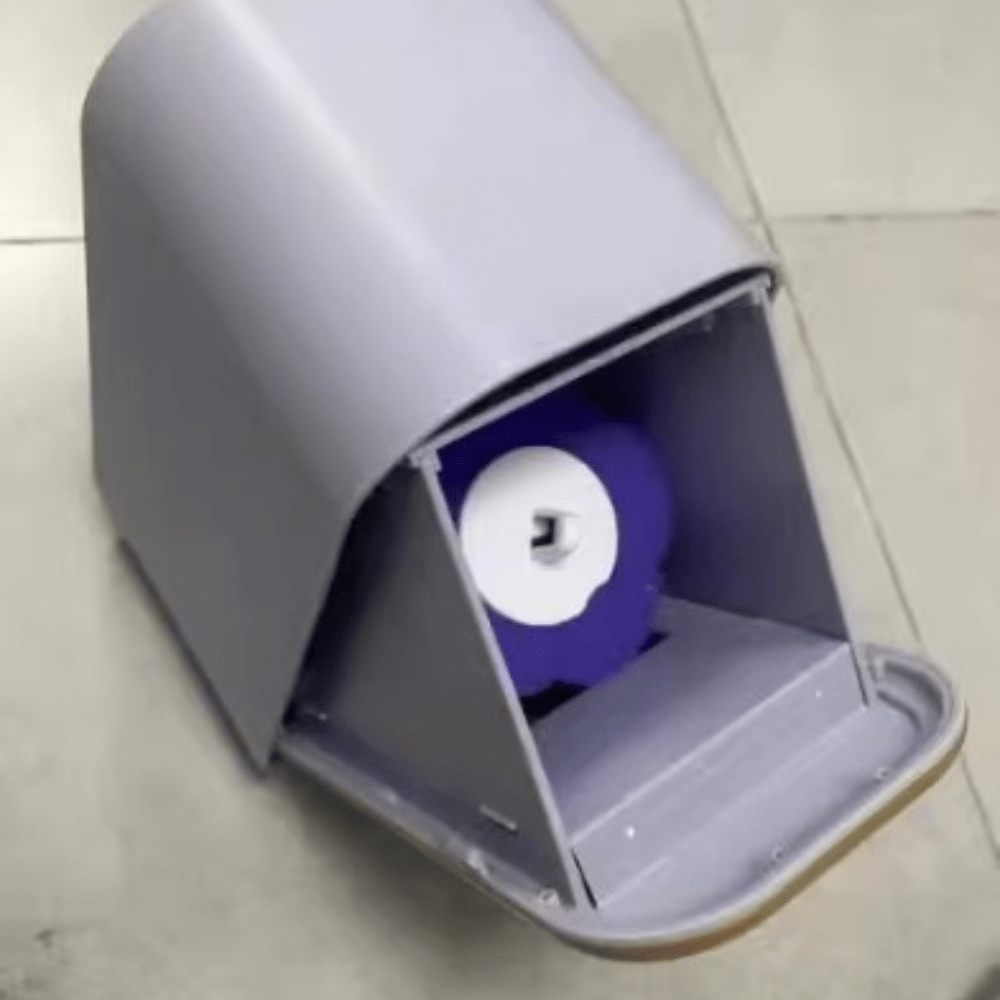 מברשת שירותים עם ראשי ניקוי חד־פעמיים