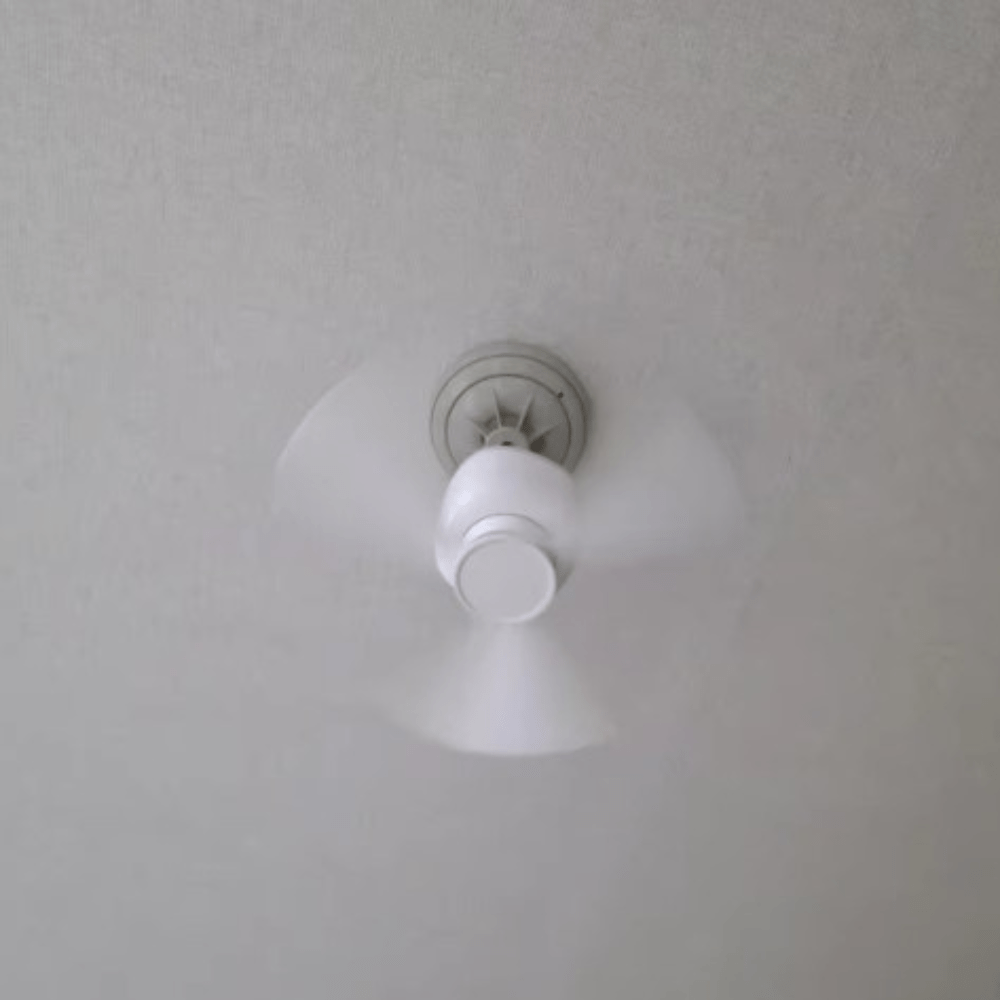 מאוורר נייד נטען עם תאורת LED